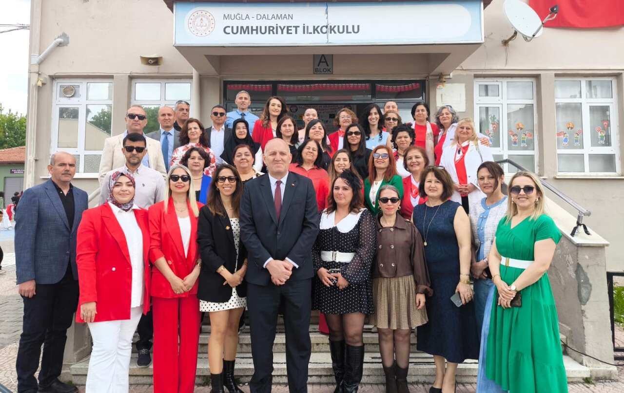 Dalaman’da 23 Nisan Coşkusu Okul Bahçesine Taştı 16